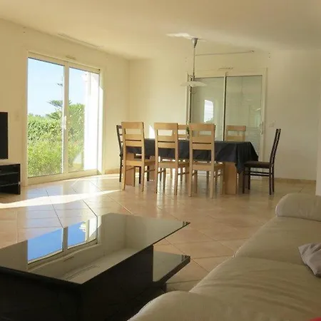 Villa Avec Piscine Privee, Sauna Et Boulodrome A 8 Min Des Plages - Fr-1-529-7 *